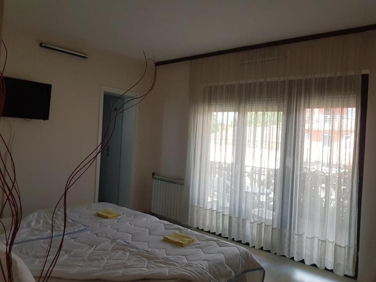 Villa Amsterdam 오흐리드 외부 사진